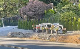 Willa Garden Bridge House Sechelt Exterior photo