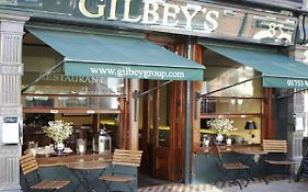 Bed and Breakfast Gilbey'S Bar, Restaurant & Townhouse Windsor Exterior photo