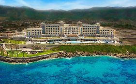 Merit Royal Premium Hotel Casino & Spa Kirenia Exterior photo