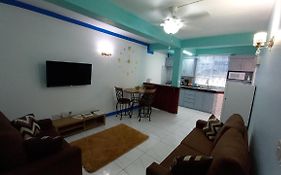 Apartament Cozy Vacation Retreat With Free Parking Roseau Exterior photo