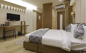 Hotel Elysian Residency Ahmadabad Exterior photo