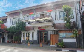 Mawar Asri Hotel Jogyakarta Exterior photo