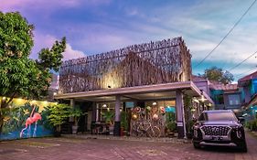 Hotel Metro Malioboro Living Jogyakarta Exterior photo