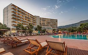 Evia Riviera Resort Amarynthos Exterior photo