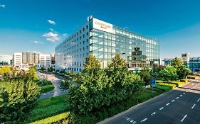 Hotel Courtyard By Marriott Prague Airport Exterior photo