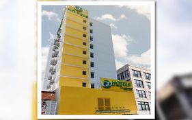 Go Hotels Timog Quezon City Exterior photo