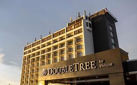 Hotel Doubletree By Hilton Calgary North Exterior photo