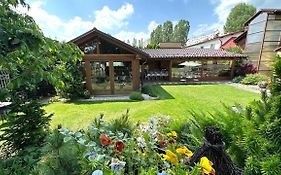 Wellness Penzion Vila Mery Poprad Exterior photo