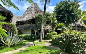 Willa Gemuetliches Ferienhaus Am Weissen Sandstrand Malindi Exterior photo