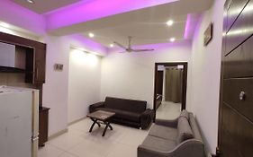 Apartament New & Elegant 1Br Flat For Families,Tourists,4K Netflix,Wifi,E11 Markaz Islamabad Exterior photo