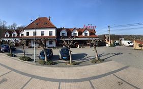 Hotel August Brzesko Exterior photo