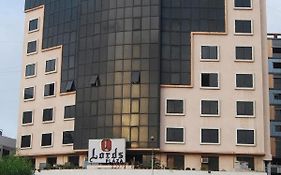 Hotel Lords Plaza Surat Exterior photo