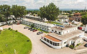 Hotel Auberge Le Parasol Saguenay Exterior photo