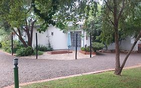 Driftwood Boutique Bed And Breakfast Lobatse Exterior photo