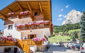 Hotel Garni Edera Corvara Exterior photo