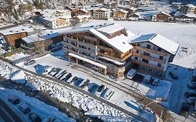 Hotel Hubertushof Saalbach-Hinterglemm Exterior photo