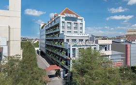 Aveta Hotel Malioboro Jogyakarta Exterior photo