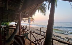 Panorama Beach Hotel Tangalle Exterior photo