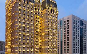 Royal Rose Abu Dhabi, A Curio Collection By Hilton Affiliated Hotel Exterior photo