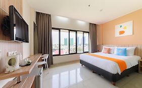 Sans Hotel Green Bekasi By Reddoorz Exterior photo