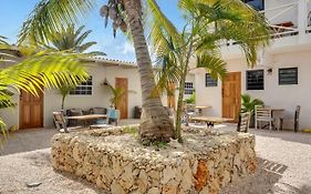 Hotel The Hut Bonaire Kralendijk na wyspie Bonaire Exterior photo