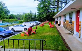 Robin Hood Motel Saratoga Springs Exterior photo