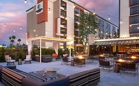 Hotel Doubletree By Hilton San Bernardino Exterior photo