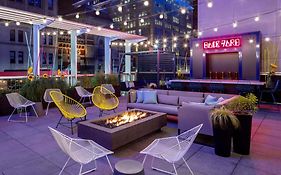 Hotel Aloft Philadelphia Downtown Exterior photo