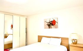 Large Room In Schuttrange Free Parking 10Mins To Airport Excellent Customer Services Luksemburg Exterior photo