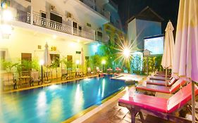 Hotel Blossoming Romduol Boutique Siem Reap Exterior photo