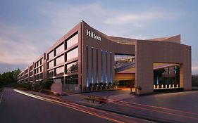 Hotel Hilton Bangalore Embassy Golflinks Exterior photo