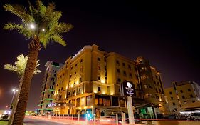 Hotel Doubletree By Hilton Dhahran Al-Chubar Exterior photo