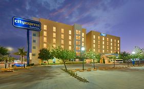 Hotel City Express By Marriott Irapuato Norte Exterior photo