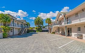 Silver Fern Rotorua Suites & Spa Exterior photo