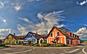 Hotel Elzet Tabor Exterior photo