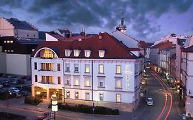 Hotel Trinity Ołomuniec Exterior photo