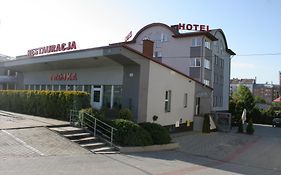 Hotel Trojka Przemyśl Exterior photo