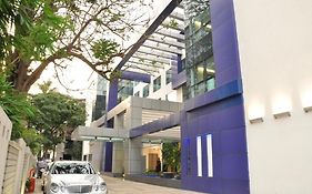 Hotel Adarsh Hamilton Bengaluru Exterior photo