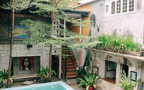 The Flying Fish Hostel Cebu Exterior photo