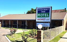Highway Inn Motel Hay Exterior photo