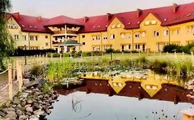 Hotel Obok Lasu Grebiszew Exterior photo