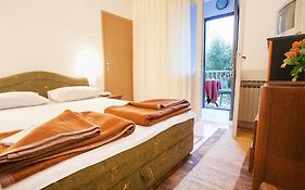 Mali Milocer Bay Accommodation Sveti Stefan Room photo