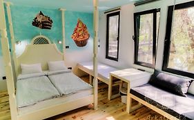 Arkabarka Floating Hostel Belgrad Room photo