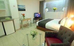 Sea Land Suites Tel Awiw Room photo