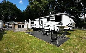 American Camping Im Us-Wohnwagen Brandenburg  Exterior photo