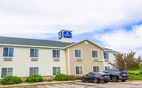 Evansville Inn & Suites By Oyo Exterior photo