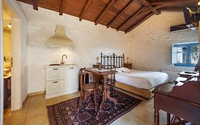 Lithos Stone Suites Areopoli Room photo