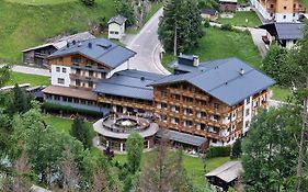 Hotel Kaerntnerhof Heiligenblut Exterior photo