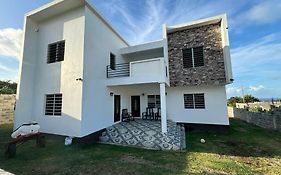 Willa Seabreeze Manor Basseterre Exterior photo