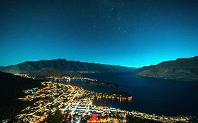 Hostel Base Backpackers Queenstown Exterior photo